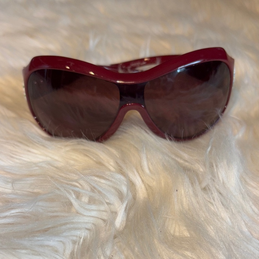 Chic Burgundy Gucci Sunglasses